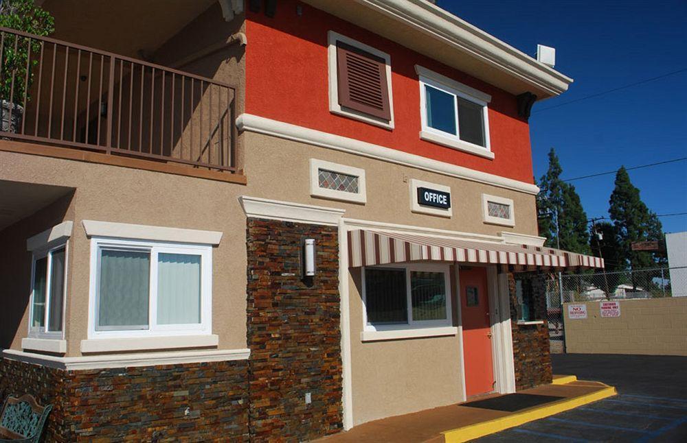 Friendly Hills Inn Уиттиер Экстерьер фото