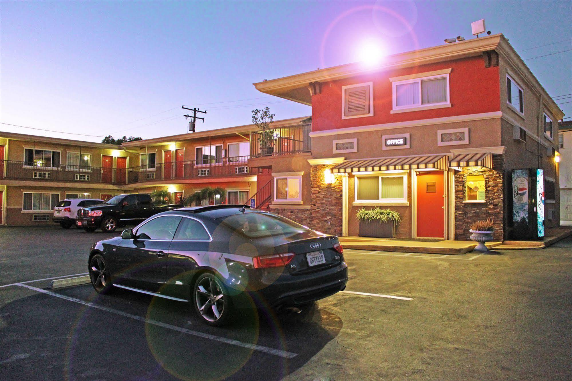 Friendly Hills Inn Уиттиер Экстерьер фото
