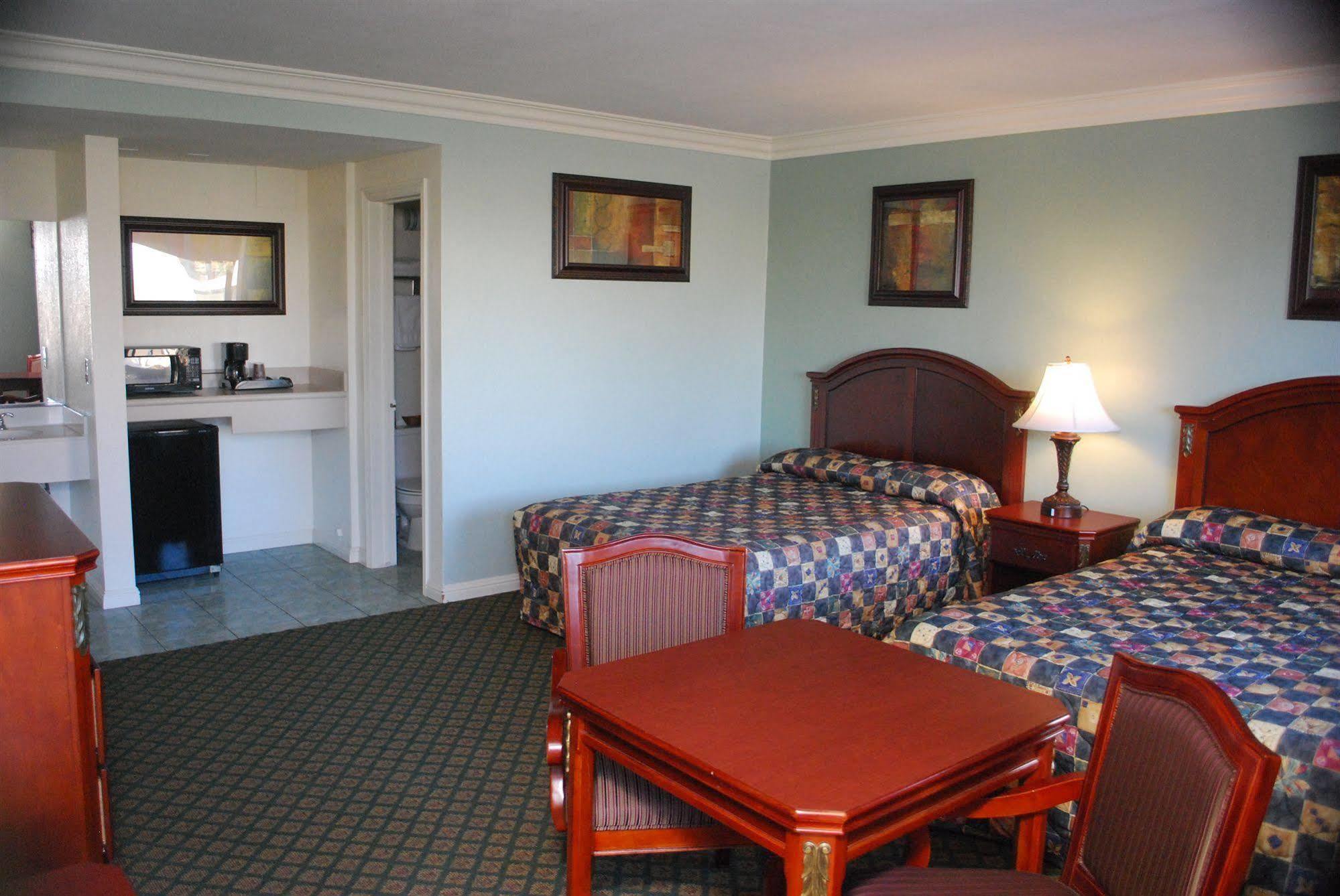 Friendly Hills Inn Уиттиер Экстерьер фото